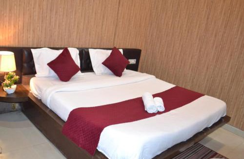 Vasundhara Hotel | Hotel Crown Palace - Hotel in Vasundhara Sector 5