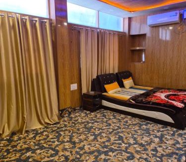 Gulmarg Hotel | Hotel Dilli Darbar and restaurant Bandipora