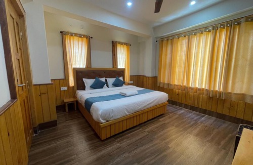 Chaurah Hotel | Hotel Diwan Sach Pass Himalayan Brothers