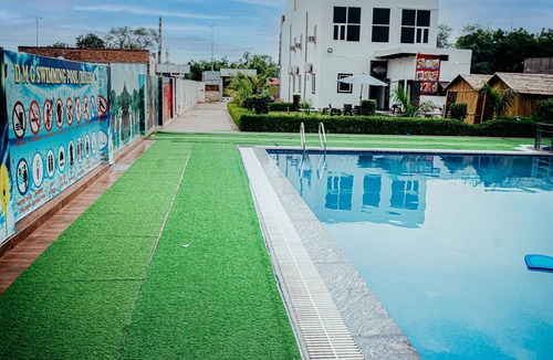 Bhiwani Hotel | Hotel DM Heavens