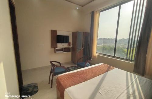 Zirakpur Hotel | HOTEL E LISTA - Premium Rooms With Super Hygiene By SKY Hotels & Homestays