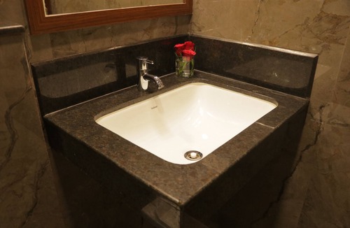 Gobichettipalayam Hotel | Hotel Emeraald House