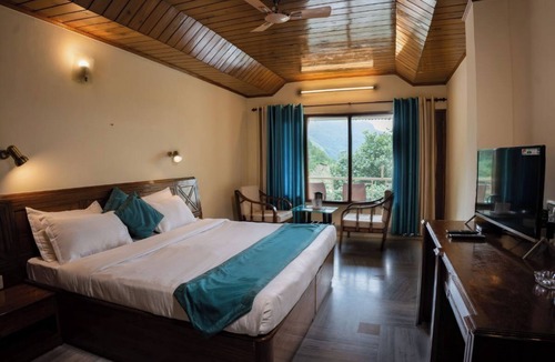 Kandaghat Hotel | Hotel Falcon Crest
