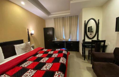 The Mall Road Hotel | Hotel Garden Reach Mussoorie Near Mall Road