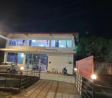 Bullawala Hotel | Hotel glass house