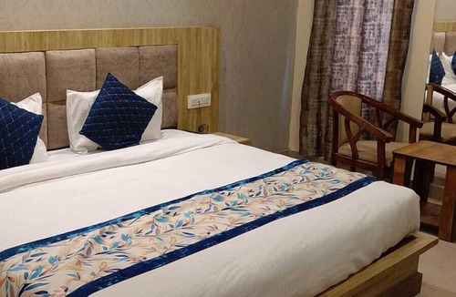 Zirakpur Hotel | Hotel Glass INN