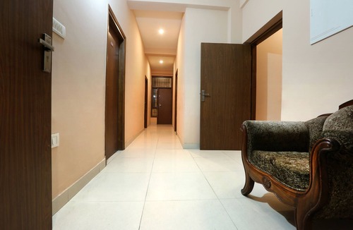 Sector 62 Hotel | Hotel Glinzer Palace By Aura