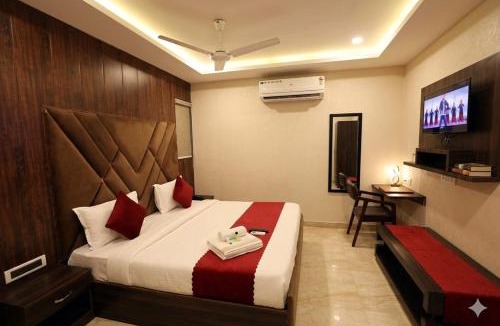 Vasundhara Hotel | Hotel Golden inn Sector 15