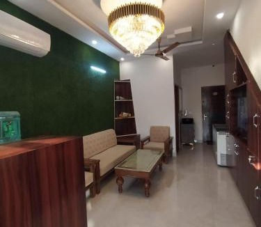 Zirakpur Hotel | Hotel Golden Roof