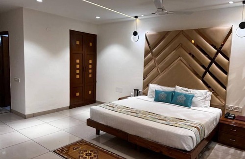 Paonta Sahib Hotel | Hotel Grand Riviera