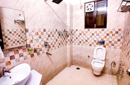 Dhunar Gaon Hotel | Hotel Grand Tapovan