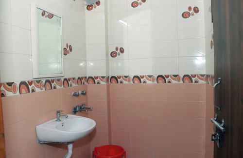 Paharganj Hotel | Hotel Gush New Delhi Railway Station