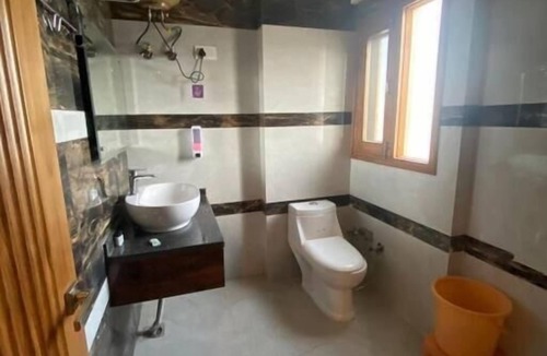 Kumarhatti Hotel | Hotel Hadley Inn