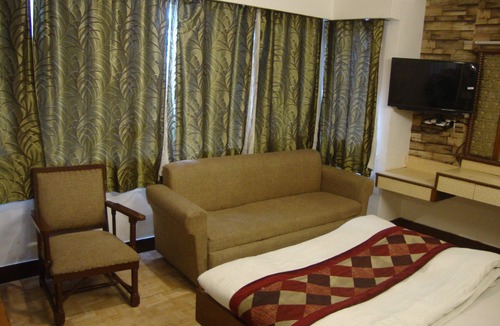 The Mall Road Hotel | Hotel Hamers International