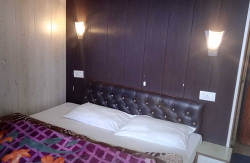 The Mall Hotel | Hotel Harbans Shimla