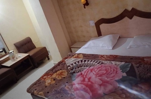 The Mall Hotel | Hotel Harbans Shimla