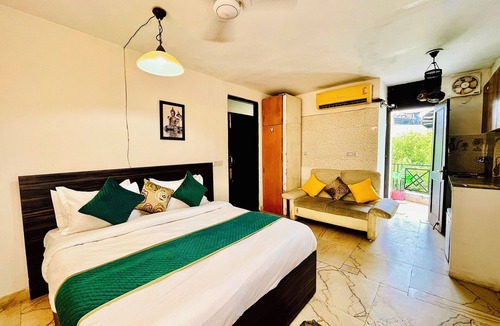 Hauz Khas Village Hotel | Hotel Hauz Khas Inn