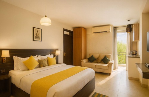 Hauz Khas Village Hotel | Hotel Hauz Khas Inn