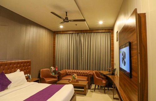 Zirakpur Hotel | Hotel Helios