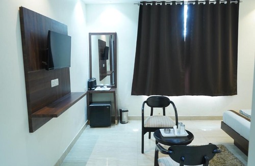 Delhi Hotel | Hotel High Residency