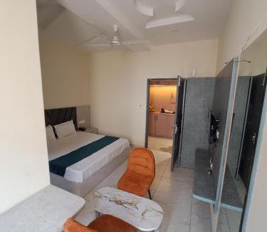 Zirakpur Hotel | Hotel Highland Grand