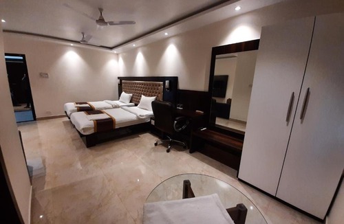 Bankura Hotel | Hotel Hilltrip