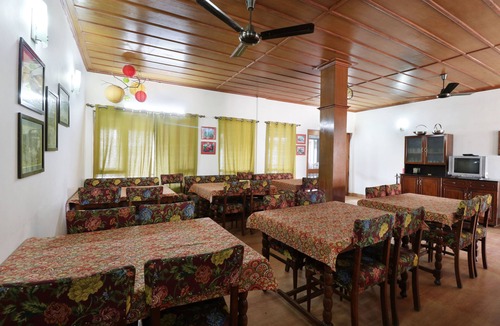 The Mall Road Hotel | Hotel Himalayan Club