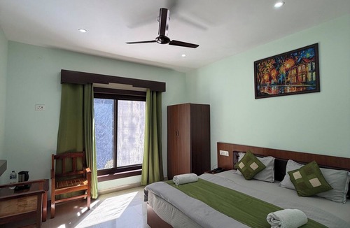 Gobind Dham Hotel | Hotel Himsarovar And Restaurant
