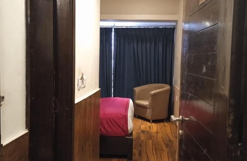 The Mall Road Hotel | Hotel Himshri Mussoorie by Travellers Den