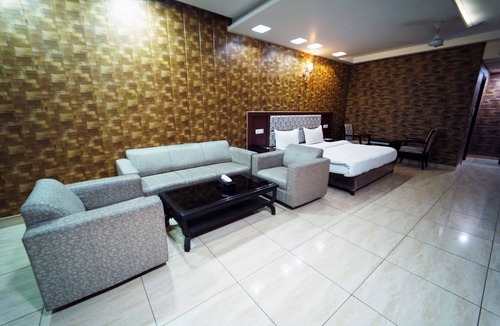 Sri Hargobindpur Hotel | HOTEL INDER PARADISE