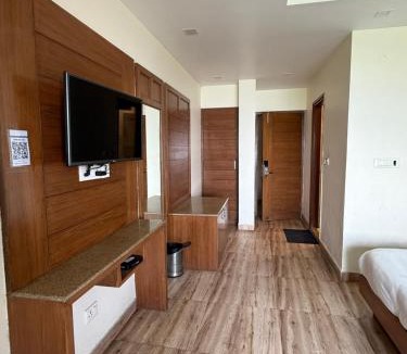 The Mall Road Hotel | Hotel India