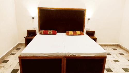 Jalandhar Hotel | HOTEL INTERNATIONAL - Adjoining INDO Canadian Transport & ISBT Jalandhar City - Corporate, Families, Solo Travellers, Couples Favorite