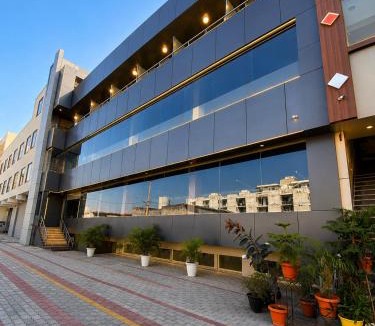 Zirakpur Hotel | Hotel JBX Regency Zirakpur Chandigarh # Family Hotel # Top Rated Property