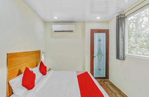 New Delhi Hotel | Hotel Jeet Palace Near Laxmi Nagar Metro Station