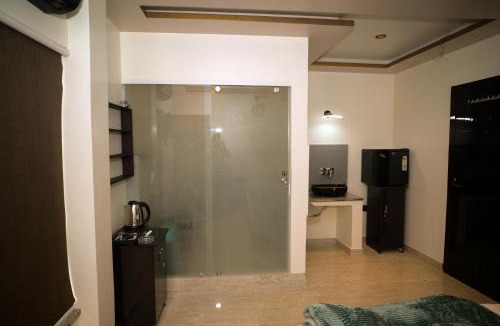Raiganj Hotel | Hotel Joy Guru Inn