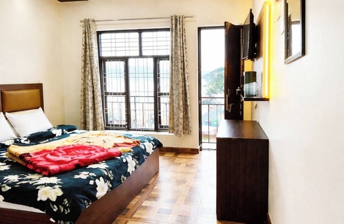 The Mall Road Hotel | Hotel Kaafal Homestay Mussoorie