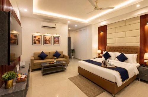 Pashim Vihar Hotel | Hotel Kasa Stays Premier - Peeragarhi Metro Station