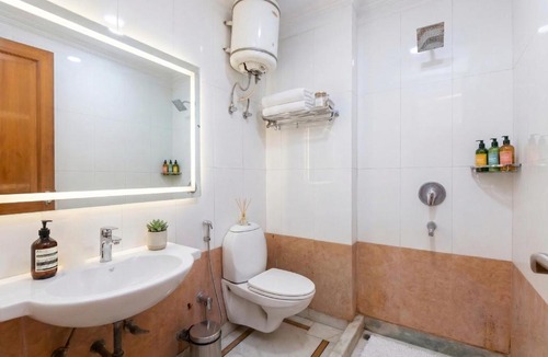 Karol Bagh Hotel | Hotel Kochar Continental