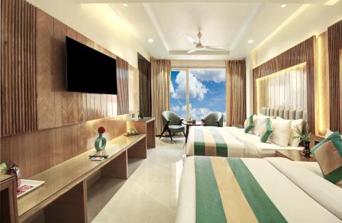 Paharganj Hotel | Hotel Krishna Plaza Just Near New Delhi Station I Traveller's Choice Award 2026 Best of Best Winning Hotel By M S Hospitality