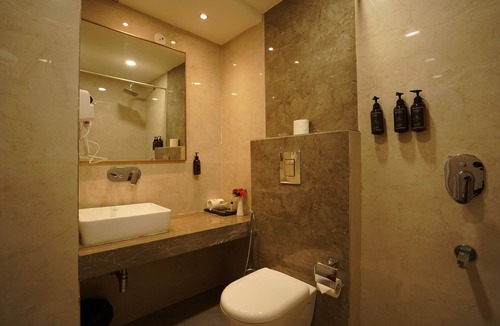 New Delhi Hotel | Hotel Luxe Opera NH8 - 7km from IGI Delhi Airport