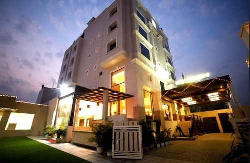 Jalandhar Hotel | Hotel M1