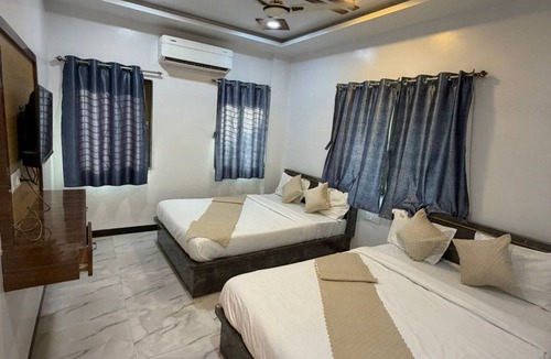 Ellora Hotel | Hotel Majestic Inn