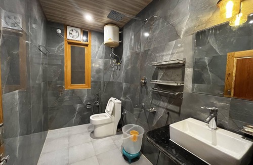 Kasol Hotel | Hotel Mid Orchard Kasol (Riverside)