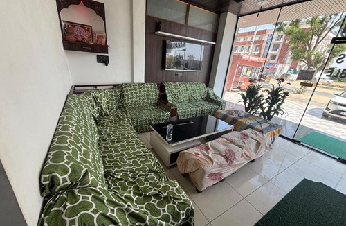 Sikar Hotel | Hotel Narayan free Parking & Near Toran Dwar