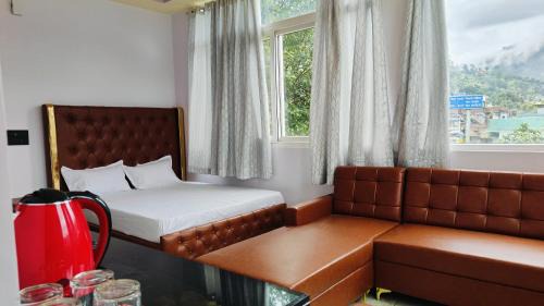 Vijaypur Hotel | Hotel Narendra Palace