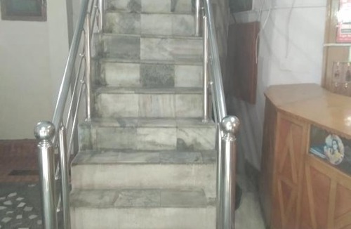 Nainital Hotel | Hotel New Baharat Zoo Road, Nanitial