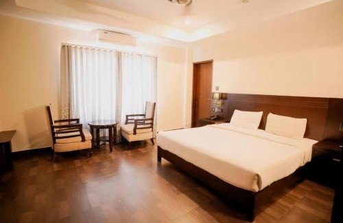 Adoor Hotel | Hotel New Indraprastha