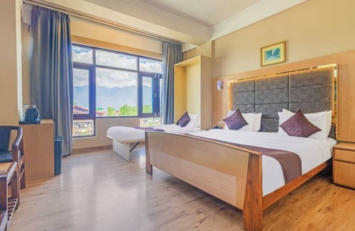 Srinagar Hotel | Hotel New Mamta