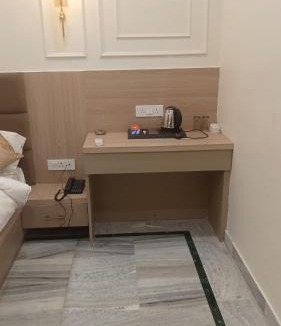 Mahmoorganj Hotel | Hotel Nikki stay