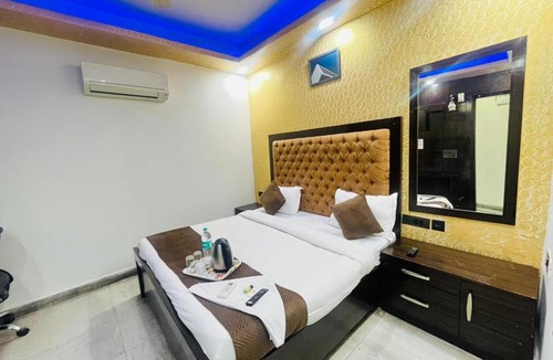 Govindpuri Hotel | Hotel NNK International - Govindpuri Metro